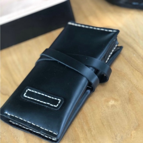 Premium leather Cigar Case black. New in box - Picture 2 of 2